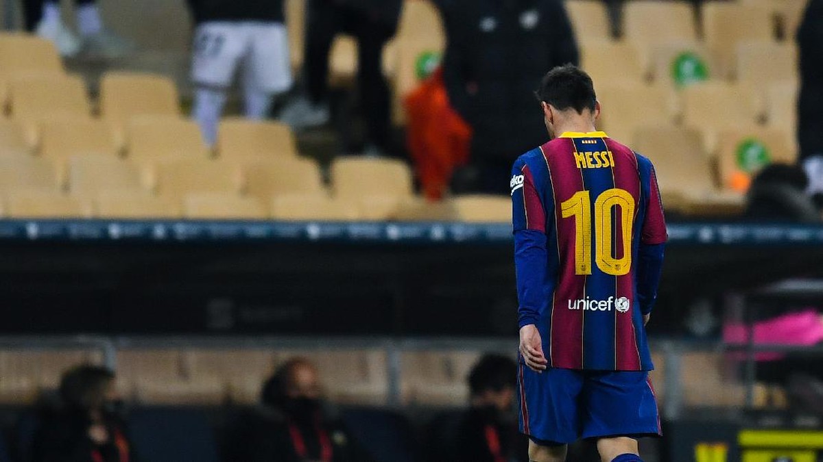 Lionel Messi dinanti sanksi akibat kartu merahnya lawan Athletico Bilbao ((Foto: Getty Images/David Ramos)