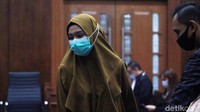 Pinangki diizinkan keluar menghadiri pemakaman hingga proses pemakaman selesai. Sidang pun ditunda hingga Rabu (20/1).