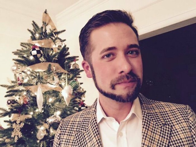 Monkey tail mengandung arti ekor monyet. Tren jenggot monkey tail ini memang sejatinya terinspirasi dari bentuk ekor monyet yang melingkar. Foto: Instagram