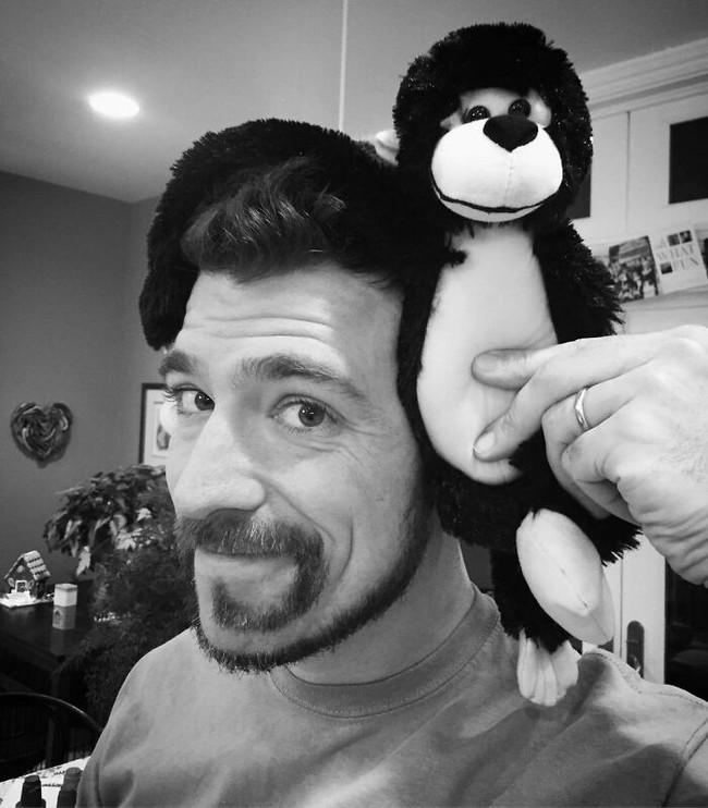 Dia memperlihatkan jenggot unik ini saat berlaga di lapangan pada September 2019. Mike sengaja membentuk kumis dan jenggotnya seperti itu untuk menghibur rekan satu timnya. Foto: Instagram