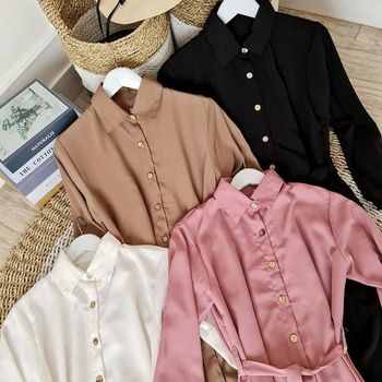 Onlineshop yang memakai jasa endorse selebgram.