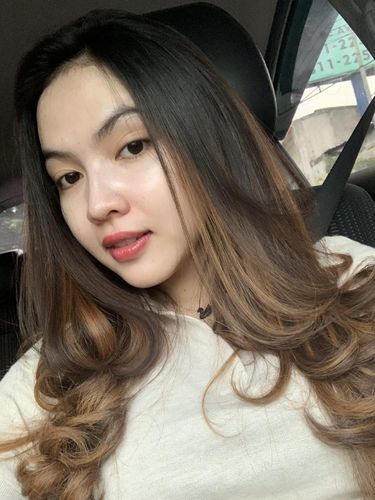 Pemilik online shop @azloe.id, Vivi Ratu Andaresta.