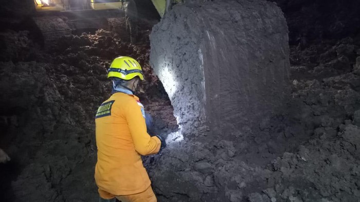 Pencarian korban longsor Cimanggung Sumedang