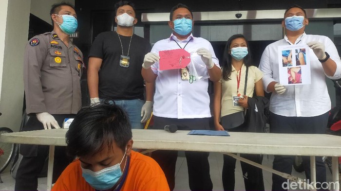 Pemuda di Surabaya melakukan penganiyaan terhadap kekasihnya hingga sempat viral. Ia diamankan polisi setelah sempat melarikan diri.