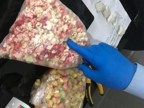 Penyelundupan sabu dalam popcorn di Lapas Kelas 1A Semarang Kedungpane, Senin (18/1/2021).