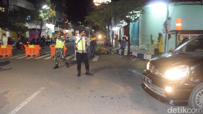 Perketat PPKM, 17 Titik Jalan dan Wisata Religi Pasuruan Ditutup