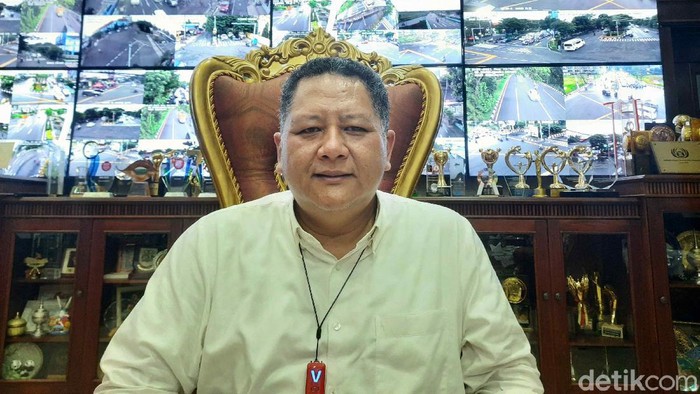 Plt  Wali Kota Surabaya Whisnu Sakti Buana