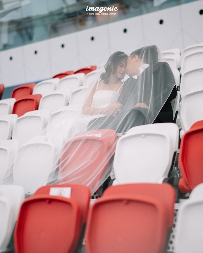 Arie Kriting dan Indah Permatasari melangsungkan akad nikah pada Selasa (12/1/2021) di kawasan Kuningan, Jakarta Selatan. Foto: Instagram/@imagenic