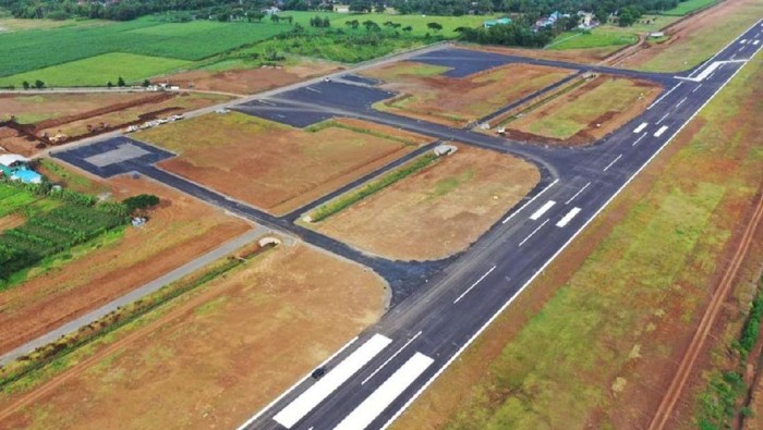 Progres pembangunan Bandara Jenderal Besar (JB) Soedirman di Wirasaba Purbalingga Jawa Tengah Per 10 Januari 2021 baru mencapai 83,8350%.