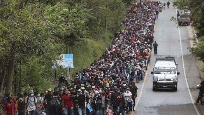 Setidaknya 9.000 migran dari Honduras telah menyeberang Guatemala dengan harapan bisa mencapai Amerika Serikat (AS) dalam hari-hari awal pemerintahan Joe Biden-Kamala Harris