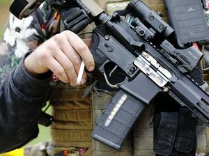3 Fakta RI Impor Senapan hingga Meriam dari Israel
