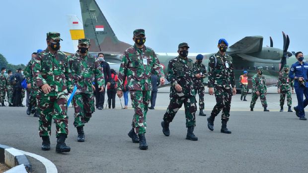 TNI AU mendistribusikan bantuan logistik untuk Sulbar dan Kalsel (Dok TNI AU)