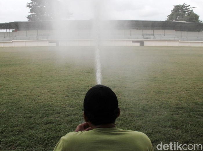 Renovasi Stadion Merpati Depok telah rampung. Kini stadion yang terletak di Jalan Gelatik Raya itu masuk dalam kategori Liga 2.