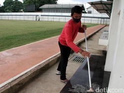 Stadion Merpati sebelumnya ditutup pada pertengahan Desember 2020 karena direnovasi dengan menambah pagar di dua titik tribun untuk menghalangi bola agar tidak keluar arena.