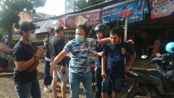 Yulken Simamora (43) ditangkap jajaran Ditreskrimum Polda Riau di Kotabaru, Jambi, terkait kasus penipuan penerimaan bintara Polri (dok Istimewa)