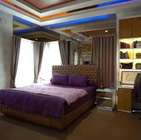Ruang kamar di dalam rumah juga dipenuhi dengan berbagai macam peralatan mewah dan canggih. Bagaimana menurutmu, terlihat nyaman bukan? Foto: YouTube/TRANS7 OFFICIAL
