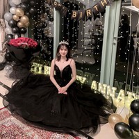 Pewaris cantik Huawei Annabel Yao  dinyatakan lulus ujian balet dari Royal Academy of Dance yang prestius di Inggris di usia 15. Setelah itu, ia masuk kuliah pada usia 17 di Harvard University di jurusan sains komputer. Foto: Instagram @annabelballerina