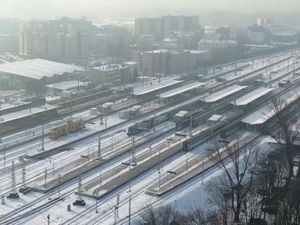Brrr... Badai Musim Dingin Melanda New York, Jalan Tertutup Salju