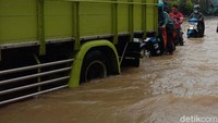 Banjir ini disebabkan meluapnya Sungai Piji akibat curah hujan tinggi.