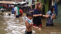 Tercatat hingga saat ini ada 3.000 rumah warga yang terendam banjir di Kota Pekalongan.