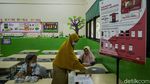 Bukan Ambil Rapot, Warga Ini Datang ke Sekolah Jemput Bansos Tunai Bukan Ambil Rapot, Warga Ini Datang ke Sekolah Jemput Bansos Tunai