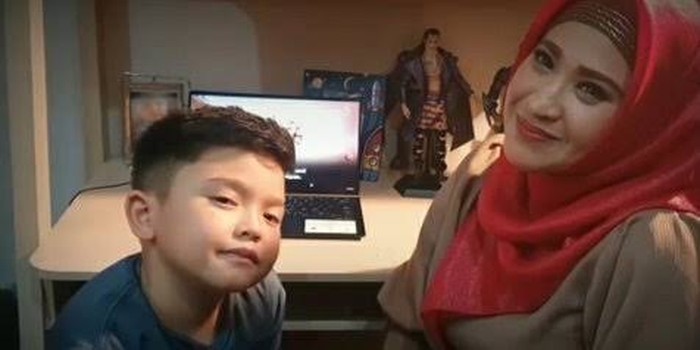 Cucu Elvy Sukaesih