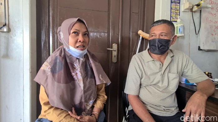 Deni Solang teman orang gila asal Sukabumi tengah sakit stroke