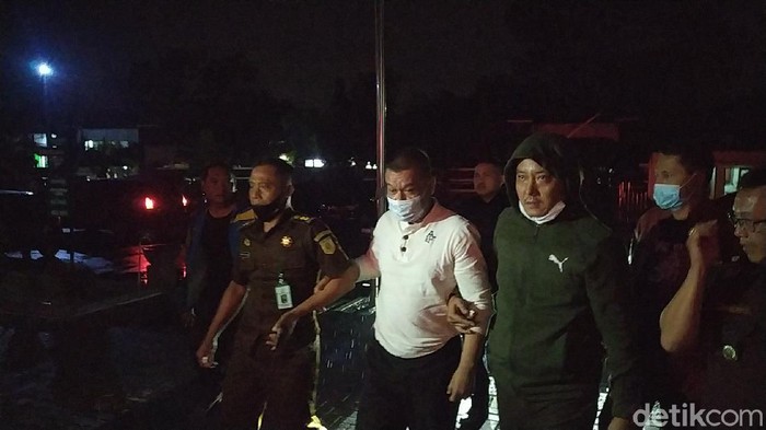 Eks Kadispora Garut dieksekusi jaksa karena kasus bumi perkemahan ilegal