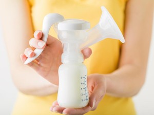 IDAI Sentil Kantor Minim Ruang Laktasi, Ibu-ibu Pada Pumping di Toilet