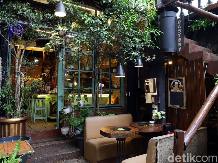 Kafe Klasik nan Asri, Bagai Oase di Tengah Ibu Kota