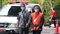 Secara singkat, PT DPP merupakan calon eksportir benur yang diduga memberikan uang kepada Edhy Prabowo melalui sejumlah pihak, termasuk dua stafsusnya. Dalam urusan ekspor benur ini, Edhy diduga mengatur agar semua eksportir melewati PT ACK sebagai forwarder dengan biaya angkut Rp 1.800 per ekor.