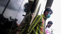 Terkait pemeriksaannya itu, Daniel Masiku menyebut penyidik KPK menanyakan seputar informasi keberadaan Harun Masiku.