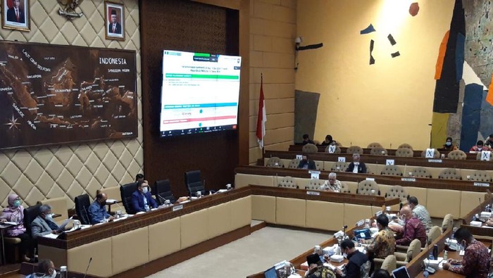 Komisi II DPR RI menggelar rapat kerja bersama Kemendagri, DKPP, KPU, dan Bawaslu.