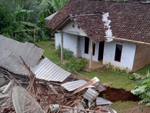 Rumah Ambruk Gegara Tanah Gerak di Purworejo Bertambah-Puluhan Rusak