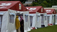 Presiden Joko Widodo (Jokowi) dijadwalkan akan datang langsung ke Sulawesi Barat (Sulbar) guna melihat dampak gempa yang terjadi pada akhir pekan lalu. Kunjungan Jokowi diharapkan mempercepat proses pemulihan di Sulbar. ANTARA FOTO/Abriawan Abhe