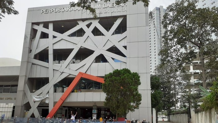 Perpusda DKI Jakarta.
