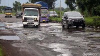 Besarnya lubang mencapai lebar 30 cm dengan kedalama sekitar 20 cm.