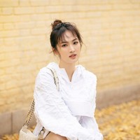 Video klip dan lagu Backfire menjadi topik hangat di kalangan netizen. Ada yang bercanda bahwa lagu itu akan menjadi ringtone  handphone Huawei hingga menilai gaya menarinya mirip Lisa Blackpink dan Rihanna. Foto: Instagram/annabelballerina