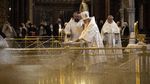 Rayakan Hari Epiphany, Warga Rusia Berendam Air Es