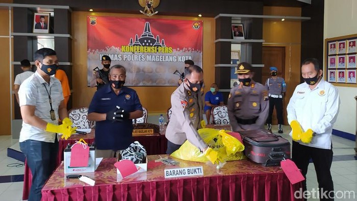 Rilis kasus pembunuhan bayi yang baru lahir di Mapolres Magelang Kota