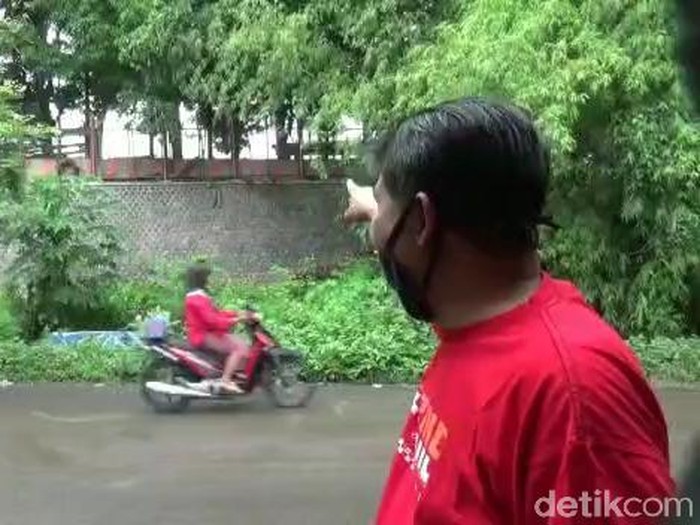 Video sejoli mesum di tempat wisata Kabupaten Pasuruan tersebar di media sosial. Warga sekitar menyesalkan aksi tak senonoh itu.