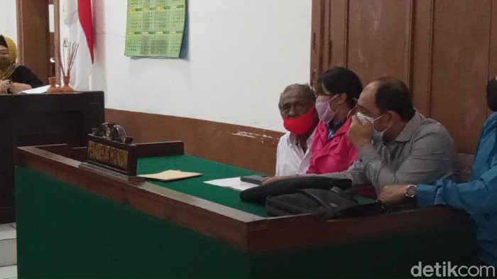 Sidang anak gugat ayah kandung di Bandung ditunda