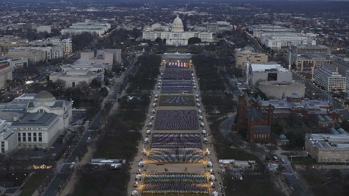 Suasana di Gedung Capitol Jelang Pelantikan Joe Biden The U.S. Capitol building is prepared for the inauguration ceremonies for President-elect Joe Biden as the