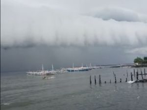 Heboh Awan Tsunami di Langit Polman Sulbar