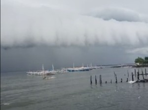 Heboh Awan Tsunami di Langit Polman Sulbar