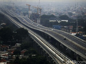 Ban Mobil dan Velg Sampai Pecah di KM 39 Tol Japek, Kok Bisa Ada Jalan Rusak di Tol?