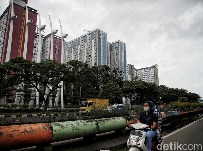 Tower 8 dan 9 Wisma Atlet Pademangan dialihfungsi jadi tempat isolasi pasien COVID-19. Area itu diperuntukan untuk pasien COVID-19 tanpa gejala-bergejala ringan