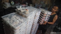 Pemerintah menganggarkan Rp 63,84 triliun dari total anggaran PEN sebesar Rp 403,9 triliun untuk mendukung UMKM dan BUMN.