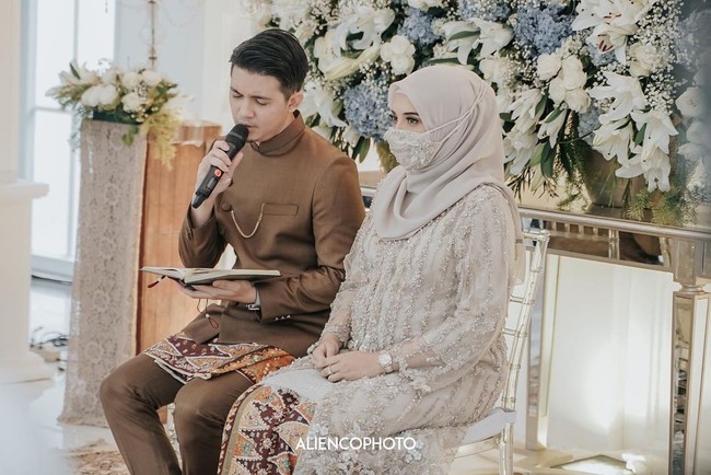 Zaskia Sungkar dan Irwansyah merasa kesempatan mereka kini akan menimang momongan adalah buah dari pasrahnya mereka selama ini berupaya untuk dapat memiliki buah hati. Foto: Instagram @zaskiasungkar15