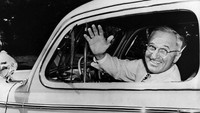 Keempat, Amerika Serikat (AS) menjatuhkan bom nuklir di Jepang tahun 1945, yakni di Hiroshima pada 6 Agustus dan di Nagasaki pada 9 Agustus. Bom-bom yang membunuh ratusan ribu orang itu dijatuhkan saat Amerika dipimpin Presiden Harry S. Truman, presiden ke-33 AS. Getty Images/Keystone  